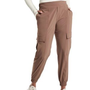 Athleta Chealse utility jogger 6